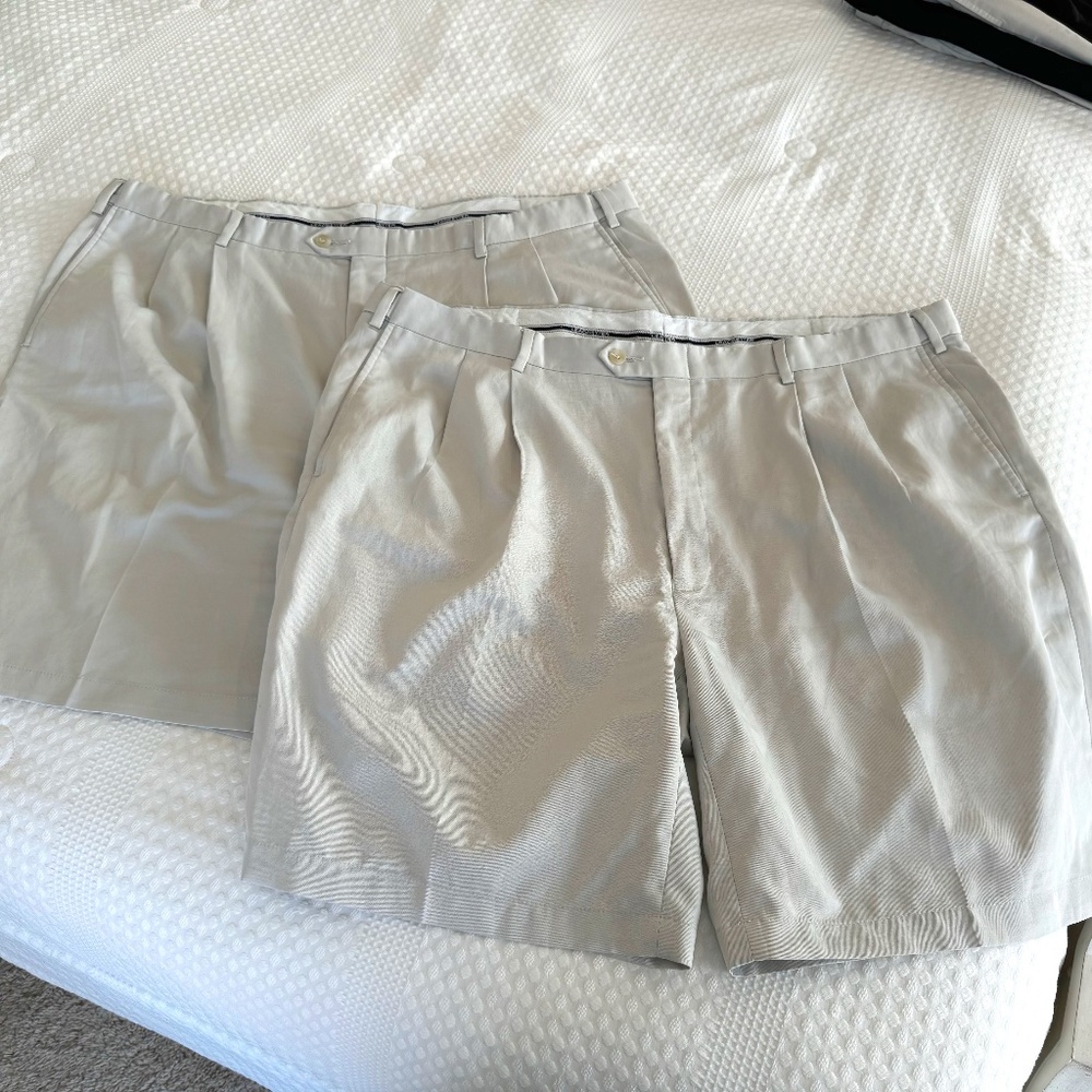 JOS A BANK LEADBETTER GOLF Khaki Men's Shorts Bundle 2 pairs / 42 Regular